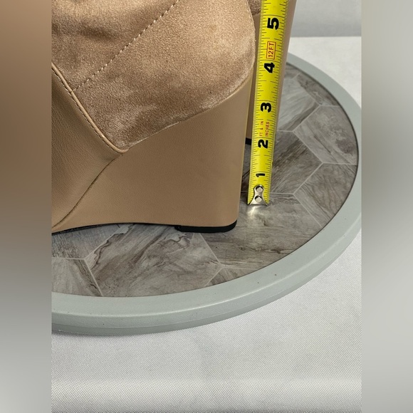 GUESS Acora Wedge Ankle Boots Light Natural 6M Pointed Toe Stretch Pull-On - Picture 8 of 10